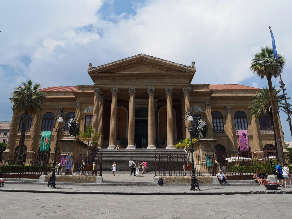 Teatro Massimo and its staircase on Piazza Verdi, Teatro Massimo, opera houses in Italy